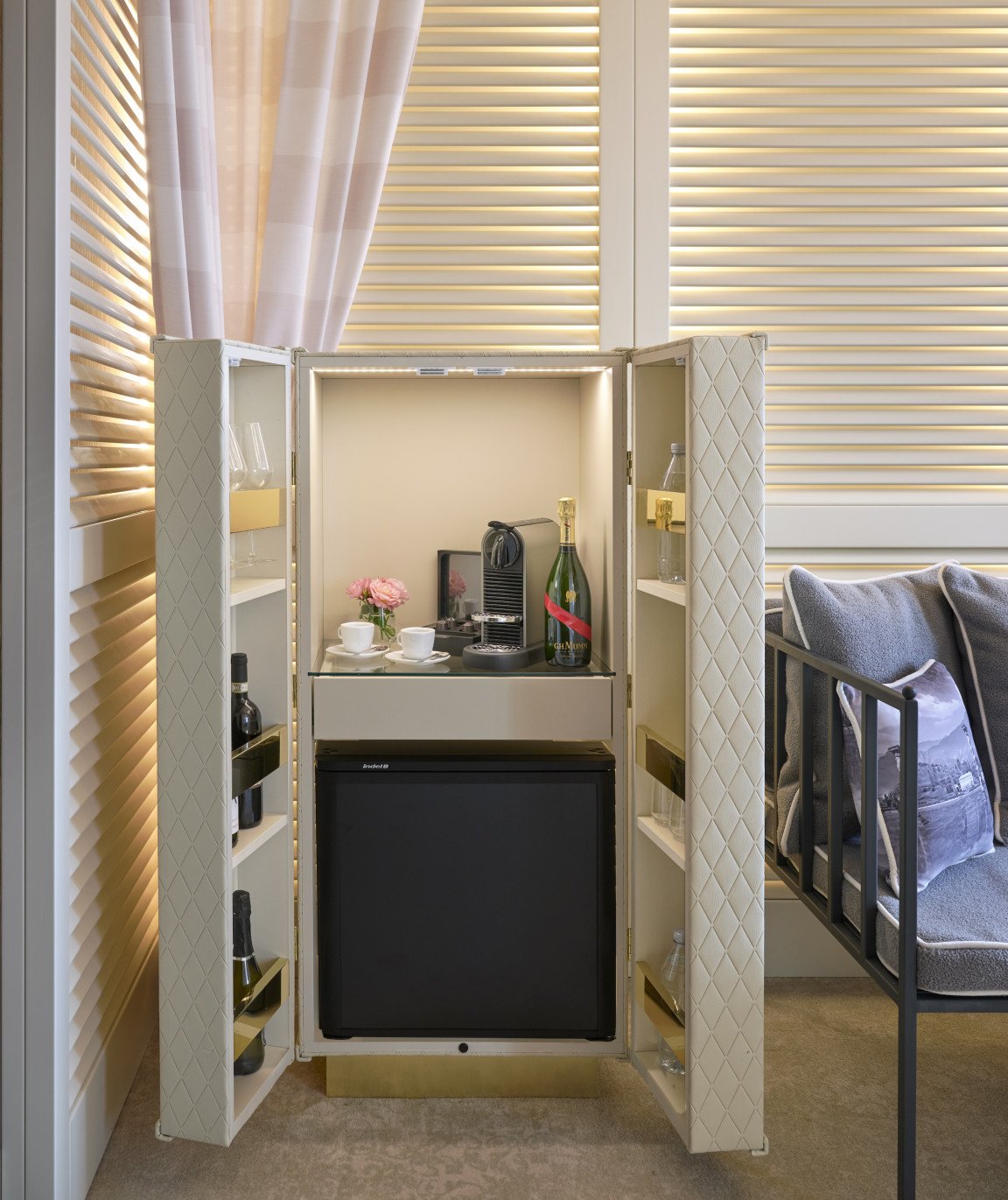 01JCAKZ2ESB8GX0TVR99VP7HXG___media_library_original_1152_1371